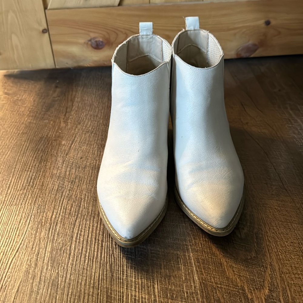 Oasis Society size 9 women’s ankle boots